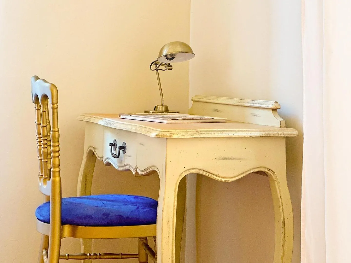 Elegant Old Nice Escape Apartment